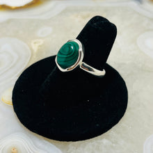 Load image into Gallery viewer, Malachite Oval Cabochon Ring (Size 7)