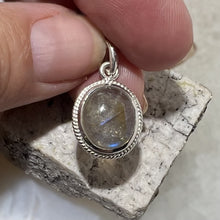 Load image into Gallery viewer, Labradorite Bezel Set Oval Cabochon Pendant