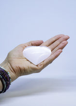 Load image into Gallery viewer, Selenite Heart