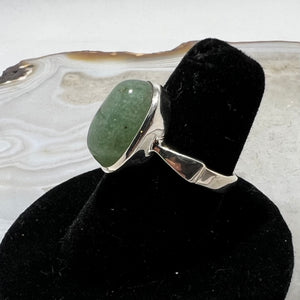 Aventurine Cabochon Oval Ring (Size 6)