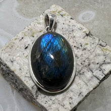 Load image into Gallery viewer, Labradorite Oval Bezel Set Cabochon Pendant
