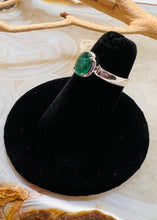 Load image into Gallery viewer, Emerald Faceted Ring (Size 4)
